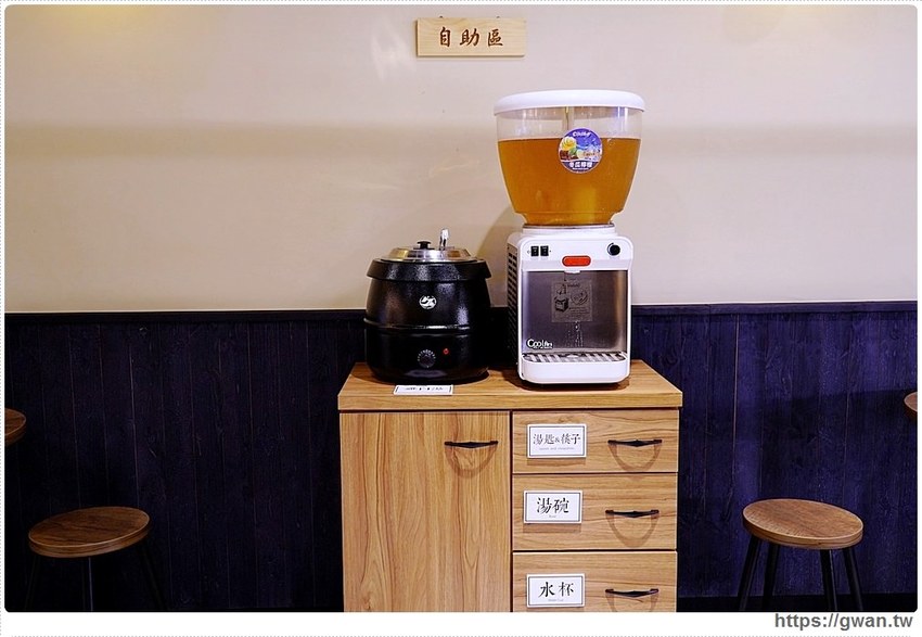 台中平價燒肉丼，120元就能吃到安格斯黑牛，內用雞白湯與冷飲無限享用！