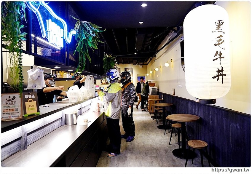 台中平價燒肉丼，120元就能吃到安格斯黑牛，內用雞白湯與冷飲無限享用！