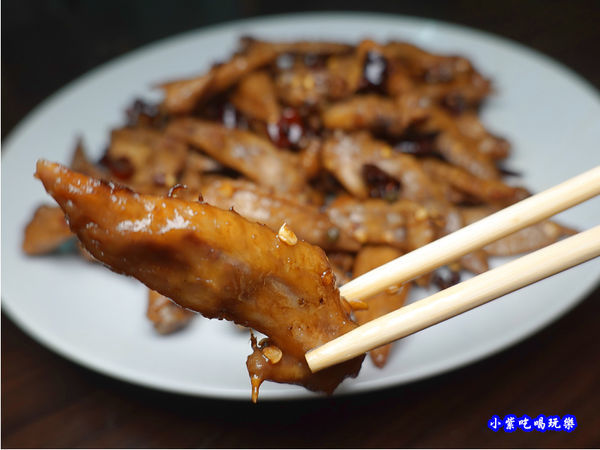 麻辣翅尖-榮榮麻辣滷味 (6).jpg