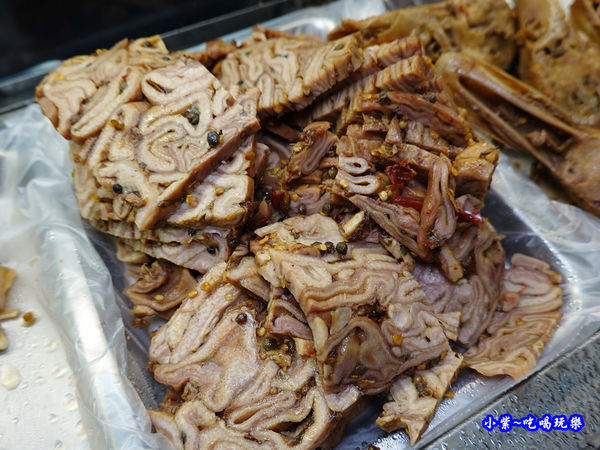 招牌鴨皮-榮榮麻辣滷味 (2).jpg