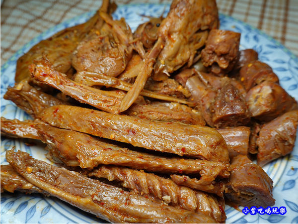 麻辣鴨翅必買-榮榮麻辣滷味 (3).jpg