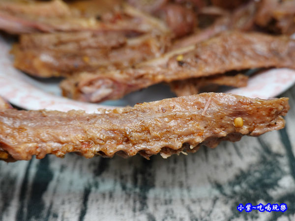 招牌鴨翅-榮榮麻辣滷味 (1).jpg