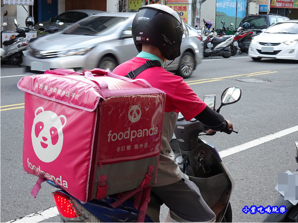 榮榮麻辣滷味有外送 (2).jpg