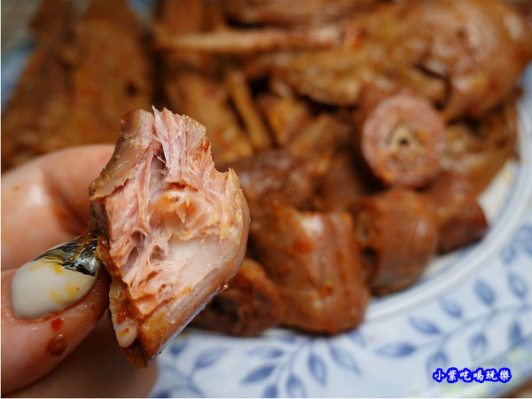 麻辣鴨頭-榮榮麻辣滷味 (2).jpg