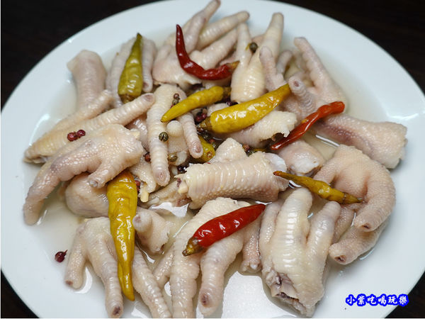 泡椒鳳爪-榮榮麻辣滷味 (4).jpg