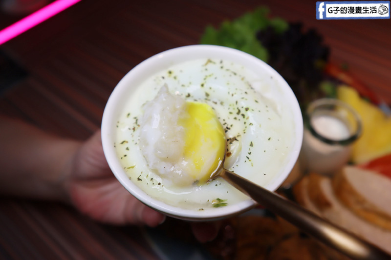 西門早午餐. Bear Junkies/熊飲.大盤子早午餐.美式漢堡.調酒.酒吧.西門美食