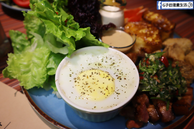 西門早午餐. Bear Junkies/熊飲.大盤子早午餐.美式漢堡.調酒.酒吧.西門美食