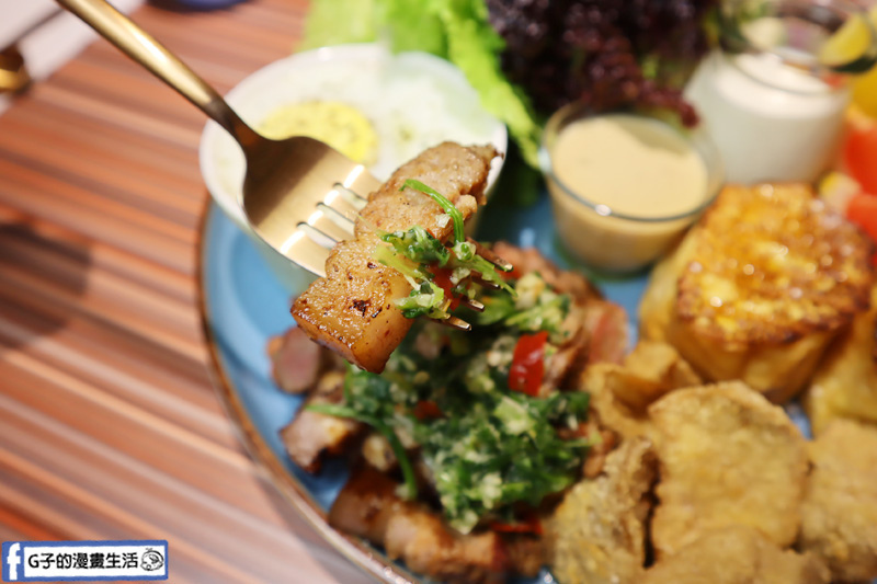 西門早午餐. Bear Junkies/熊飲.大盤子早午餐.美式漢堡.調酒.酒吧.西門美食