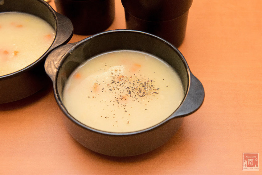 【台南美食】夜市的價位餐廳的品質排餐｜鮮嫩原塊牛排｜花枝排沾點海鹽就好吃~~好好吃牛排 - 南人幫