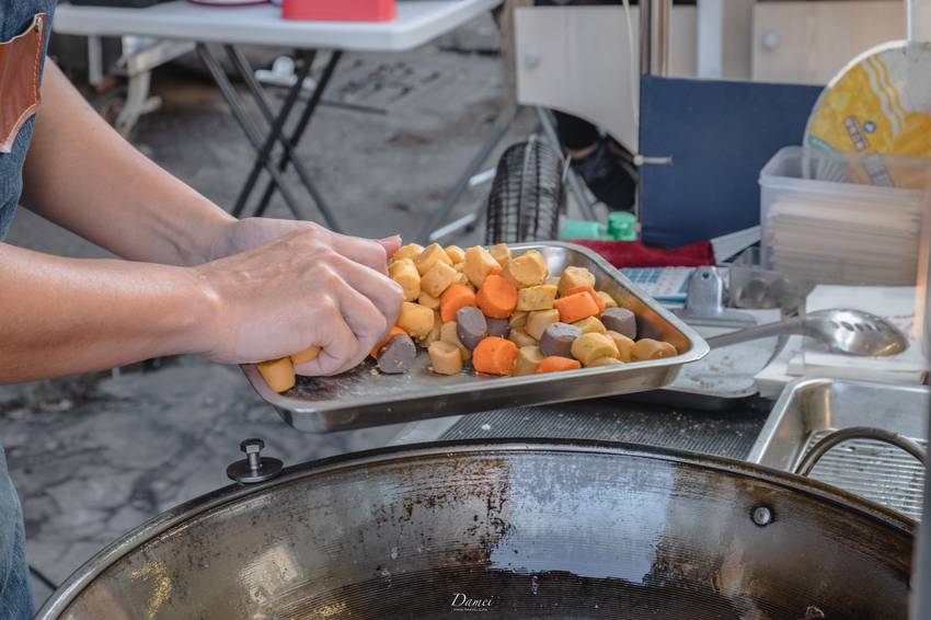 高雄三民｜張家地瓜球白糖粿-巨無霸蕃薯椪還有超搶手的彩色地瓜球