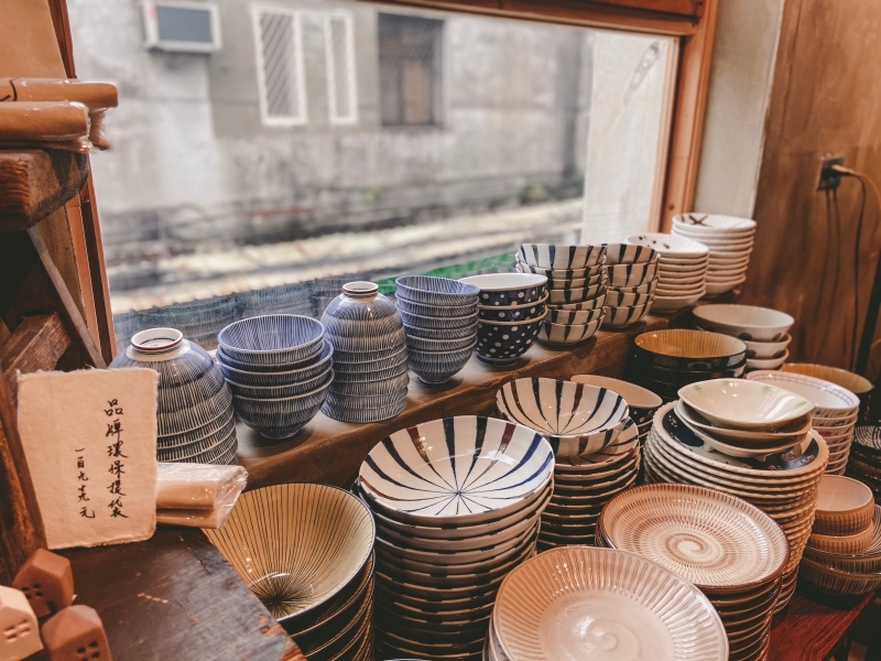 台北中山 | 赤峰街的老宅咖啡廳！來自台南人氣茶飲波哥的「卜卜商店」 - Momoco。毛毛摳