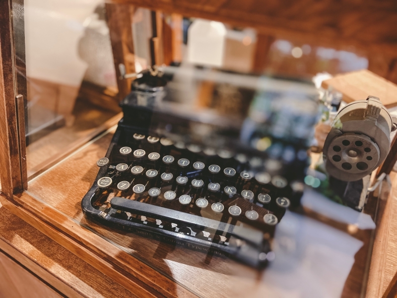 台北中山 | 赤峰街的老宅咖啡廳！來自台南人氣茶飲波哥的「卜卜商店」 - Momoco。毛毛摳