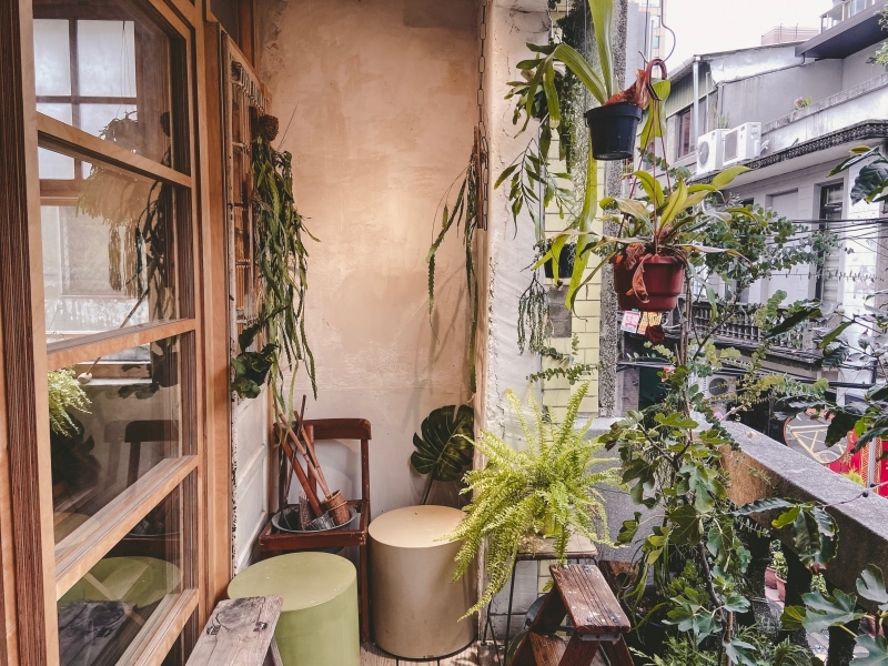 台北中山 | 赤峰街的老宅咖啡廳！來自台南人氣茶飲波哥的「卜卜商店」 - Momoco。毛毛摳