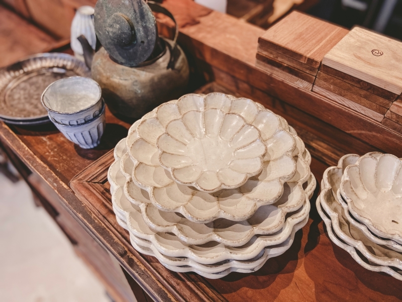 台北中山 | 赤峰街的老宅咖啡廳！來自台南人氣茶飲波哥的「卜卜商店」 - Momoco。毛毛摳