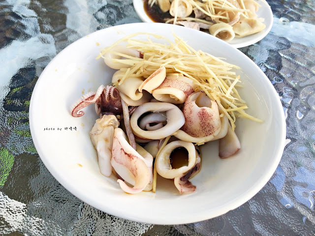 【台中 北屯】大坑米粉湯😁外表酷似米苔目的粗米粉，小卷和粗米粉的組合還不賴，可免費加湯，到大坑爬山可以順便吃上一碗！