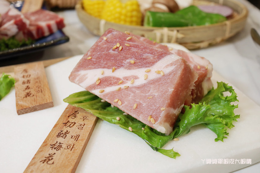 新竹韓式燒肉｜GOGI GOGI韓式燒肉竹北店！比咖啡廳還美的燒烤店！平日午餐399元吃到飽
