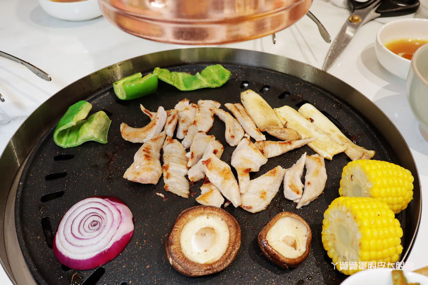新竹韓式燒肉｜GOGI GOGI韓式燒肉竹北店！比咖啡廳還美的燒烤店！平日午餐399元吃到飽