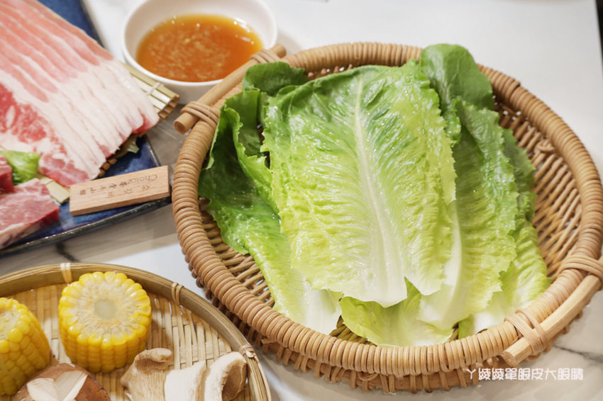 新竹韓式燒肉｜GOGI GOGI韓式燒肉竹北店！比咖啡廳還美的燒烤店！平日午餐399元吃到飽