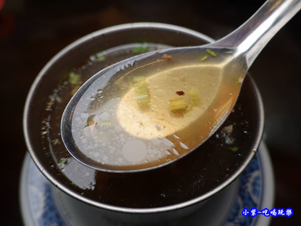 芋頭排骨酥湯-萬家老街豬腳龍岡店  (2).jpg