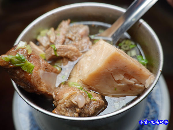 芋頭排骨酥湯-萬家老街豬腳龍岡店  (1).jpg