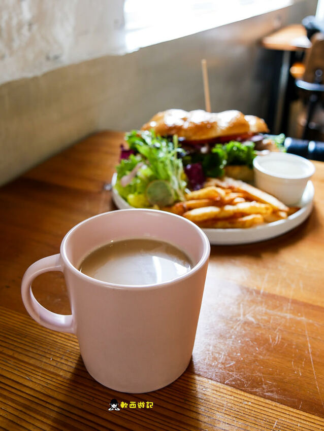 高雄後驛站美食推薦》咖楽聚Collage Cafe●新開幕澎派豐盛早午餐 季節限定草莓歐蕾/草莓舒芙蕾 有插座(免費)/WIFI 高雄美食/高雄早午餐推薦 - 軟西，遊記