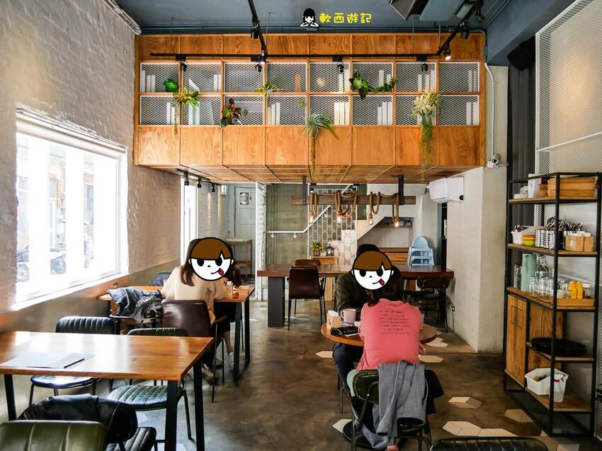 高雄後驛站美食推薦》咖楽聚Collage Cafe●新開幕澎派豐盛早午餐 季節限定草莓歐蕾/草莓舒芙蕾 有插座(免費)/WIFI 高雄美食/高雄早午餐推薦 - 軟西，遊記