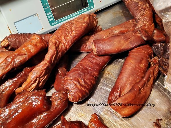 【饒河街美食】撒豆牛滷味 #秘製東坡汁 #牛腱 #牛肚 #牛筋 #限量滷大腸 #饒河創始店 #饒河街必吃 (3).jpg