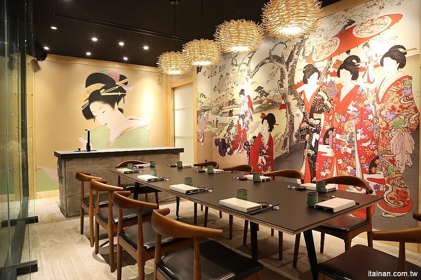 嘉義美食|由Zendo深度空間設計打造~保留老屋原始樣貌融入嘉義在地元素的日系工業風壽司店!『侍悟丸迴轉壽司』嘉義最大平價有質感的手握溫醋飯迴轉壽司! - 台南好Food遊