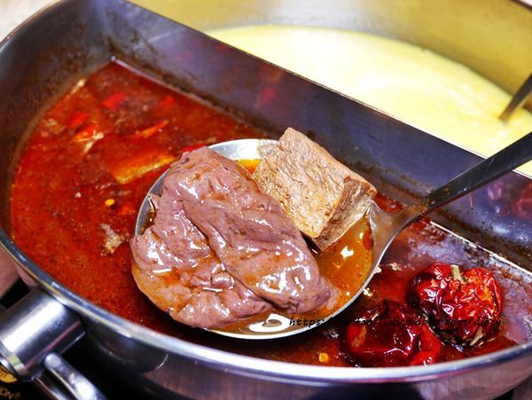 板橋火鍋【瀧鍋物製造所】質感裝潢 嚴選食材 #A5和牛 #肥美海鮮 #必點起司牛奶鍋 #板橋站 (25).JPG