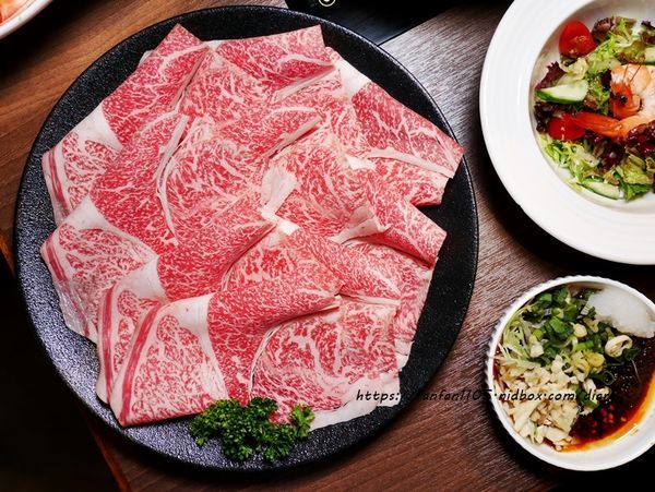 板橋火鍋【瀧鍋物製造所】質感裝潢 嚴選食材 #A5和牛 #肥美海鮮 #必點起司牛奶鍋 #板橋站 (24).JPG