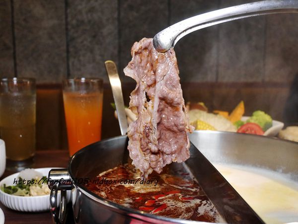 板橋火鍋【瀧鍋物製造所】質感裝潢 嚴選食材 #A5和牛 #肥美海鮮 #必點起司牛奶鍋 #板橋站 (37).JPG