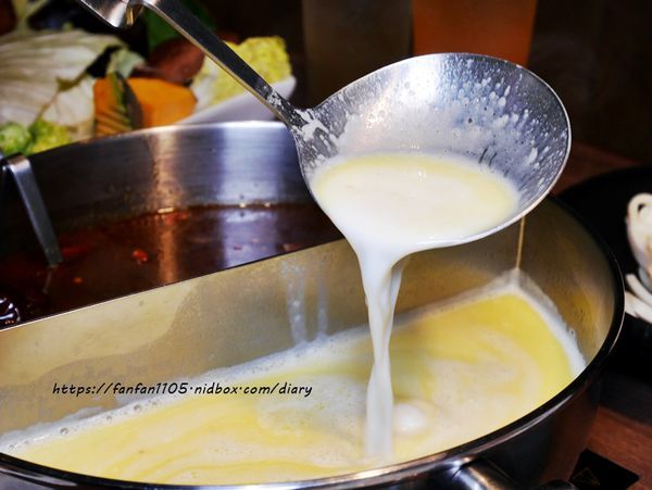 板橋火鍋【瀧鍋物製造所】質感裝潢 嚴選食材 #A5和牛 #肥美海鮮 #必點起司牛奶鍋 #板橋站 (26).JPG