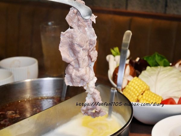 板橋火鍋【瀧鍋物製造所】質感裝潢 嚴選食材 #A5和牛 #肥美海鮮 #必點起司牛奶鍋 #板橋站 (39).JPG