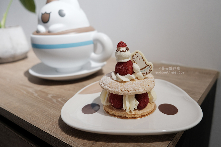 【台中】奶泡貓咖啡|三訪|捕捉草莓季的尾巴,新年快樂吃飽則福 ♡ - 桑分鐘熱度