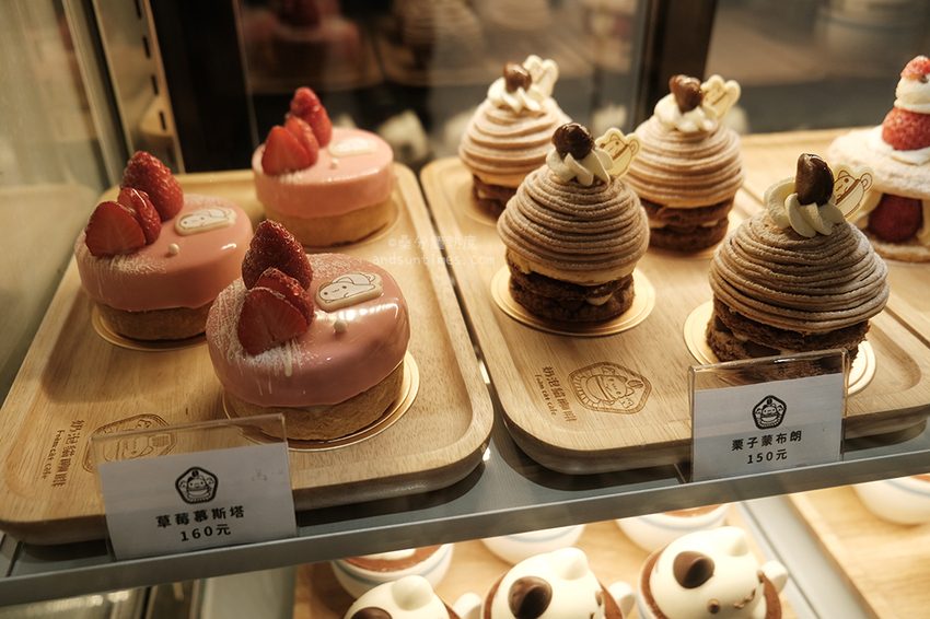 【台中】奶泡貓咖啡|三訪|捕捉草莓季的尾巴,新年快樂吃飽則福 ♡ - 桑分鐘熱度