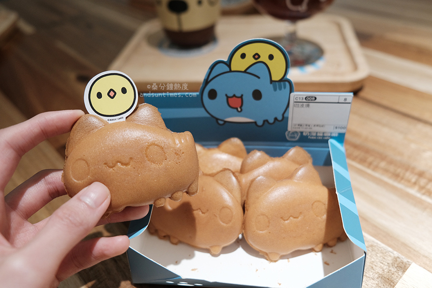 【台中】奶泡貓咖啡|三訪|捕捉草莓季的尾巴,新年快樂吃飽則福 ♡ - 桑分鐘熱度