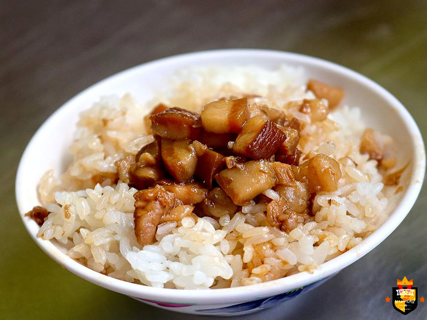 台南海產粥/36年老店/料多實在價格親民/100元吃飽吃滿還有找/老顧客一週吃5次/在地人的早午餐就愛這一味