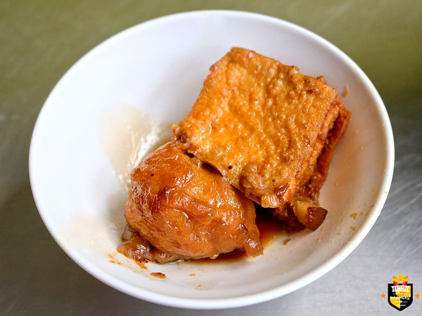 台南海產粥/36年老店/料多實在價格親民/100元吃飽吃滿還有找/老顧客一週吃5次/在地人的早午餐就愛這一味