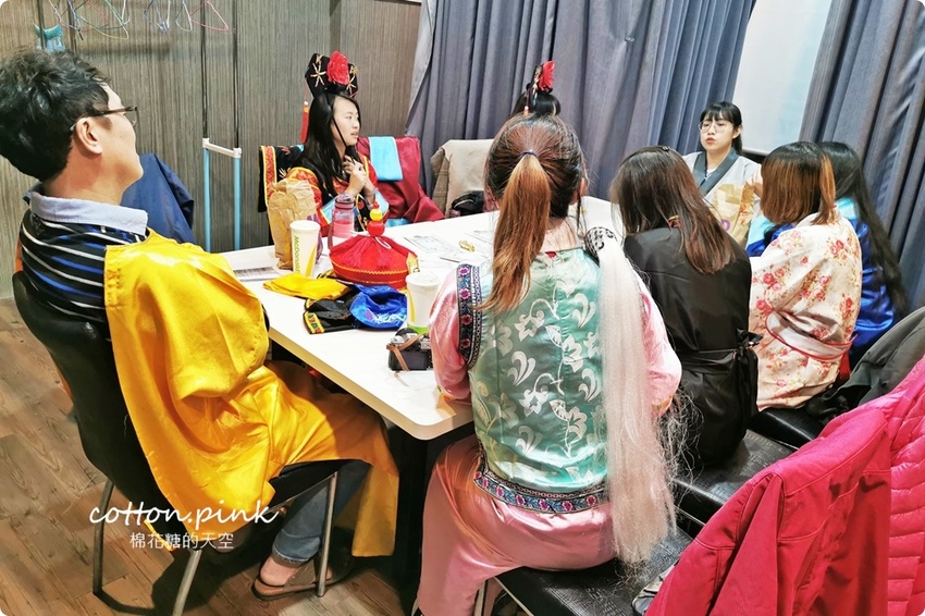 台中首創LARP實境推理館！天黑請閉眼升級變裝版就在一中街～還有密室脫逃超刺激