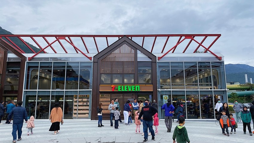 【花蓮遊記】台泥DAKA園區&玻璃屋星巴克┃網美打卡必拍之往來蘇花改時的中途休憩站┃ - / 郭郭的花東走跳生活 /