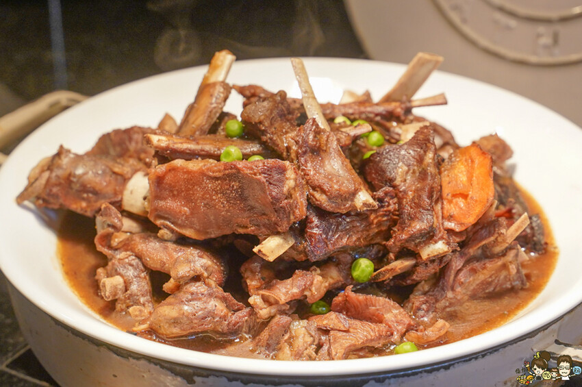 草莓季開跑、被自助餐耽擱的人氣甜點蛋糕，帕里巴黎自助餐Buffet x 高雄吃到飽 - 跟著尼力吃喝玩樂＆親子生活