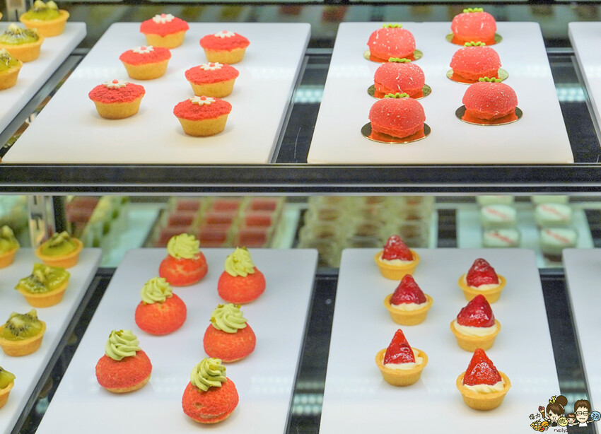 草莓季開跑、被自助餐耽擱的人氣甜點蛋糕，帕里巴黎自助餐Buffet x 高雄吃到飽 - 跟著尼力吃喝玩樂＆親子生活