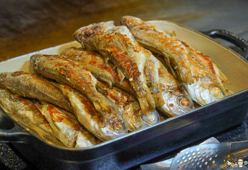 草莓季開跑、被自助餐耽擱的人氣甜點蛋糕，帕里巴黎自助餐Buffet x 高雄吃到飽 - 跟著尼力吃喝玩樂＆親子生活