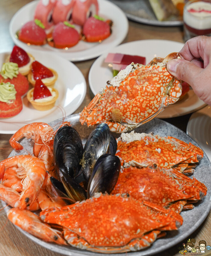 草莓季開跑、被自助餐耽擱的人氣甜點蛋糕，帕里巴黎自助餐Buffet x 高雄吃到飽 - 跟著尼力吃喝玩樂＆親子生活