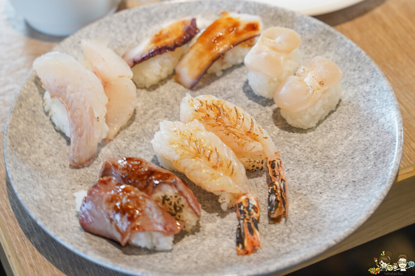 草莓季開跑、被自助餐耽擱的人氣甜點蛋糕，帕里巴黎自助餐Buffet x 高雄吃到飽 - 跟著尼力吃喝玩樂＆親子生活