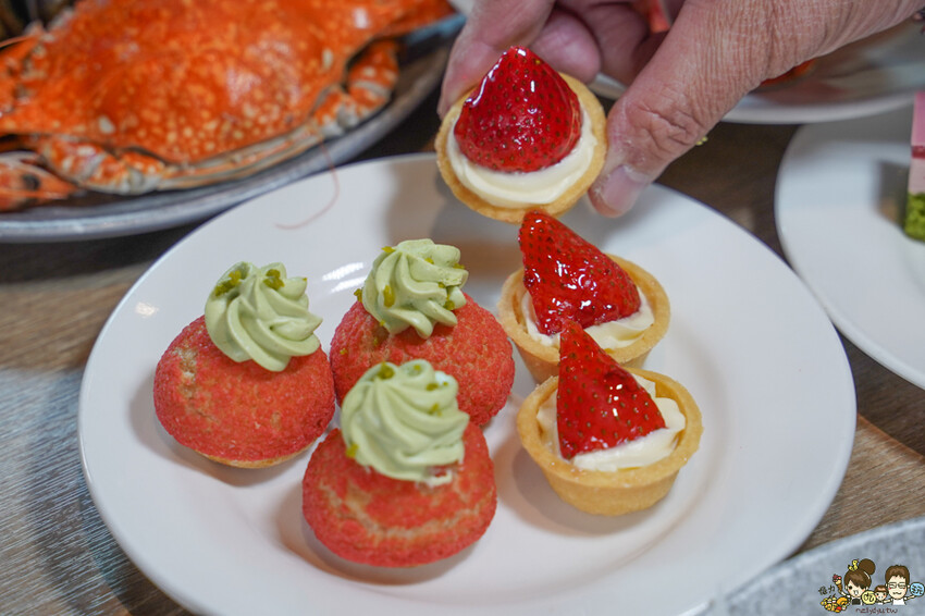 草莓季開跑、被自助餐耽擱的人氣甜點蛋糕，帕里巴黎自助餐Buffet x 高雄吃到飽 - 跟著尼力吃喝玩樂＆親子生活