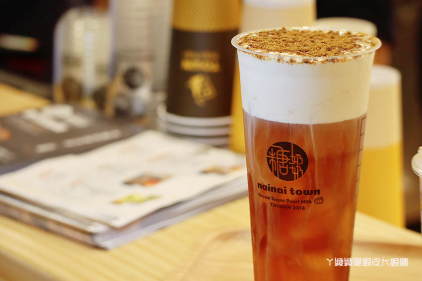 新竹飲料推薦糖奶奶新竹巨城店!傳承三代古法手炒黑糖,新竹在地特色飲品必喝炒黑糖芋圓鮮奶