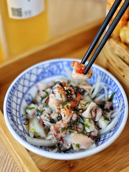 【台中食記】全新夏日菜單推出『小小麥-一中店』台日式風格主餐200有找,雞白湯無限暢飲!