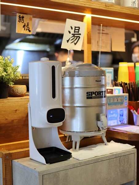 【台中食記】全新夏日菜單推出『小小麥-一中店』台日式風格主餐200有找,雞白湯無限暢飲!