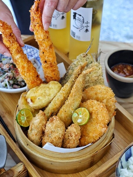 【台中食記】全新夏日菜單推出『小小麥-一中店』台日式風格主餐200有找,雞白湯無限暢飲!